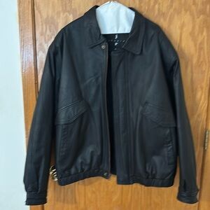 Mens 100% All Leather Bomber Style Jacket. Black With Full Zipper Mens Size XL